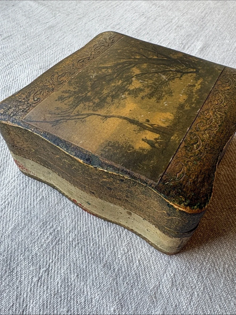 Antique Wood Trinket or Snuff Box